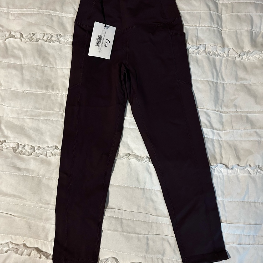 ZYIA Wine Pocket Brilliant Capri Leggings